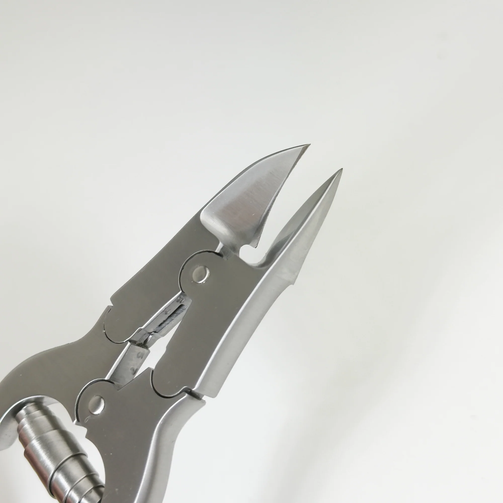 Concave Cutting Edge Cantilever Nipper (Smooth Handle) - Image 4