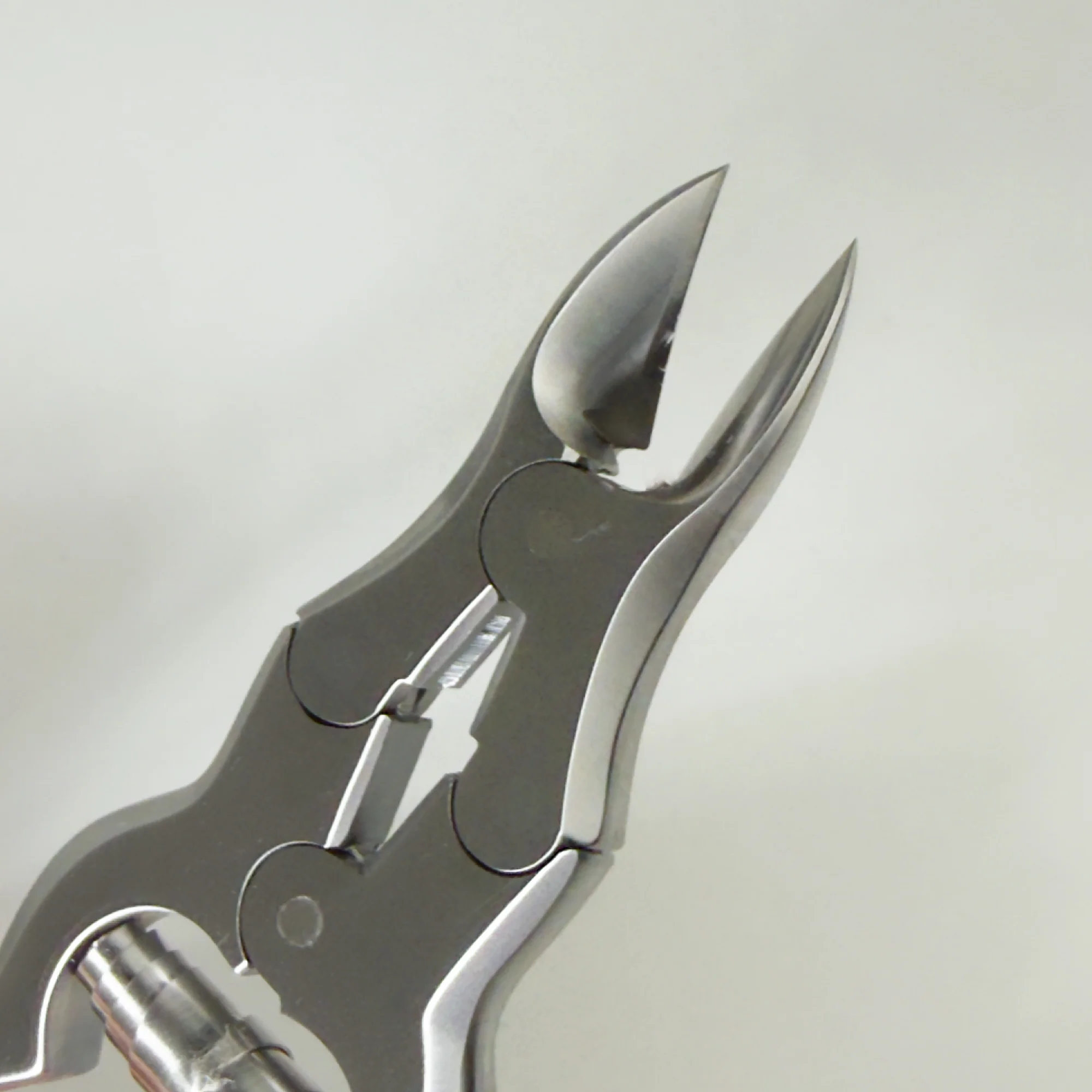 Concave Smooth Handle Cantilever Nipper - Image 3