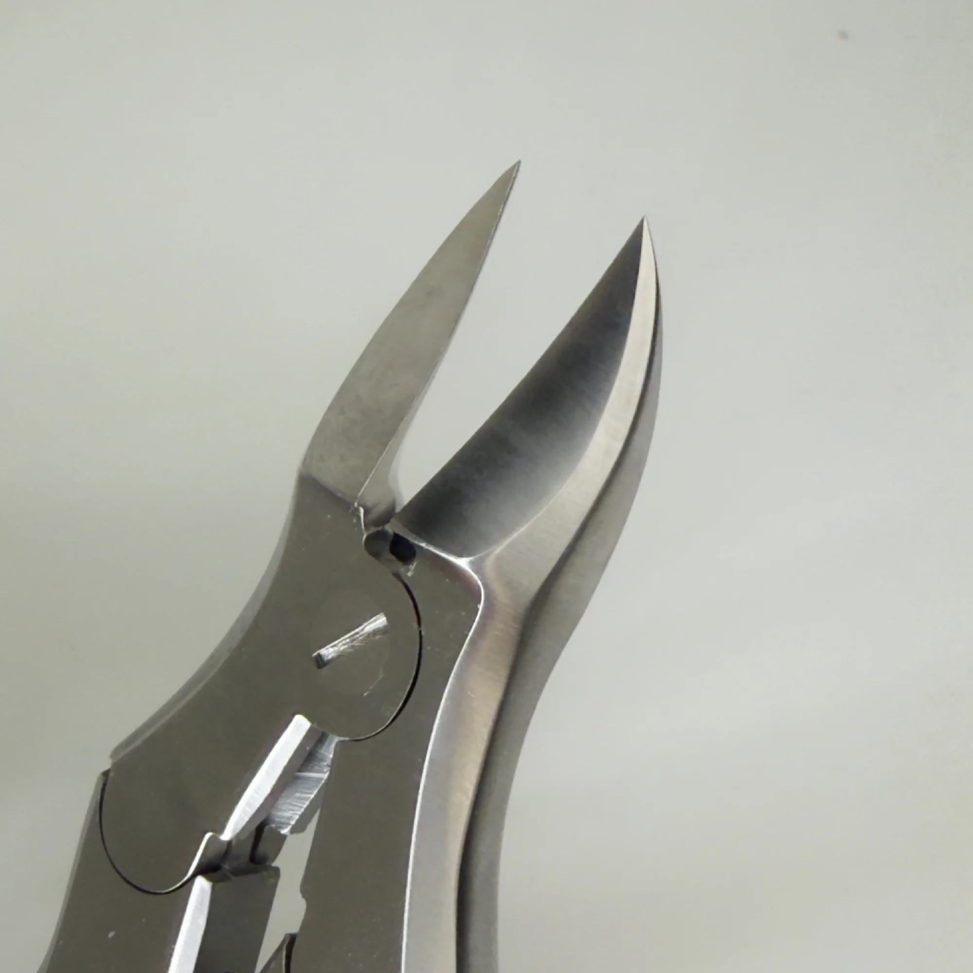 Concave Smooth Handle Cantilever Nipper - Image 4