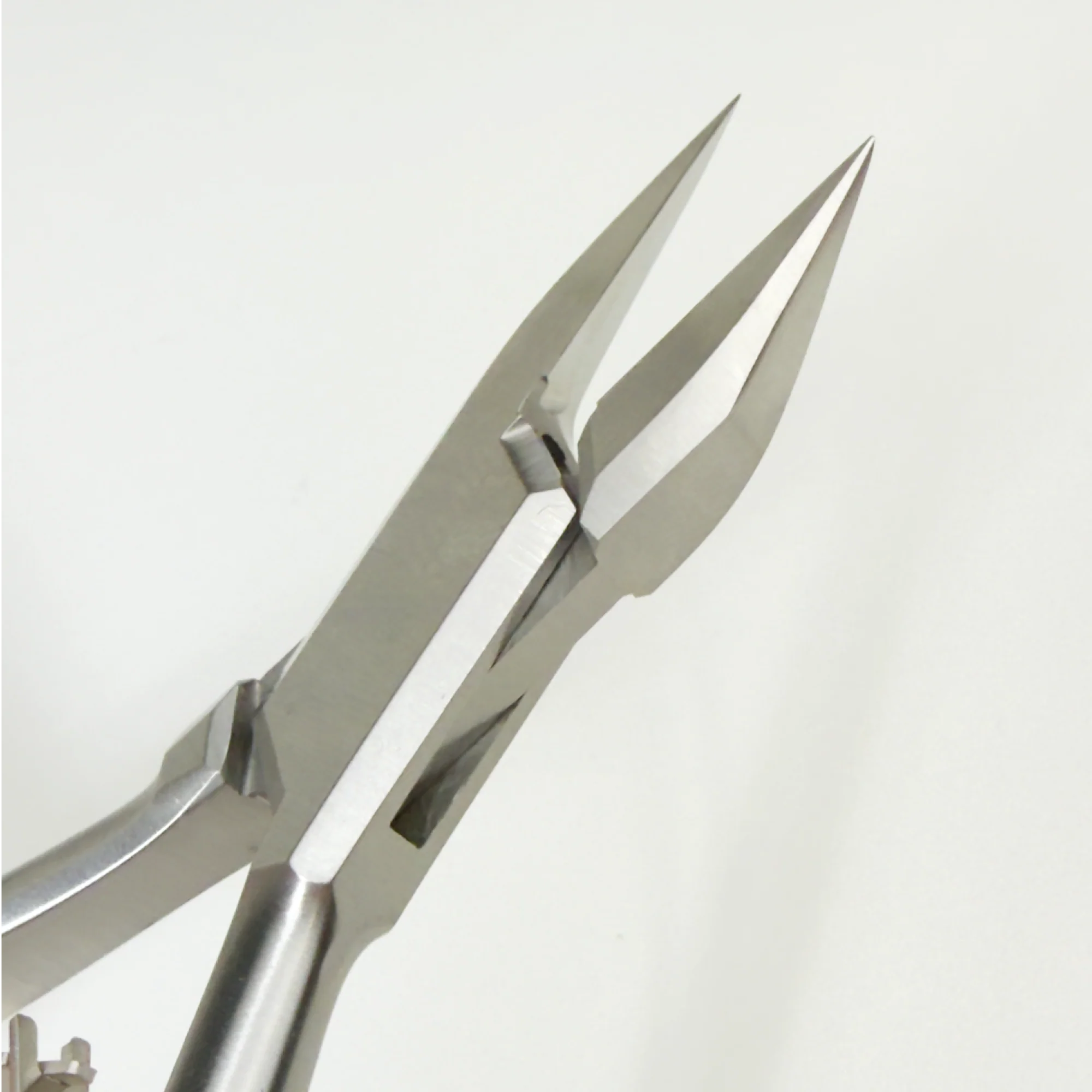 Straight Cutting Edge Regular Fine Nipper - Image 3