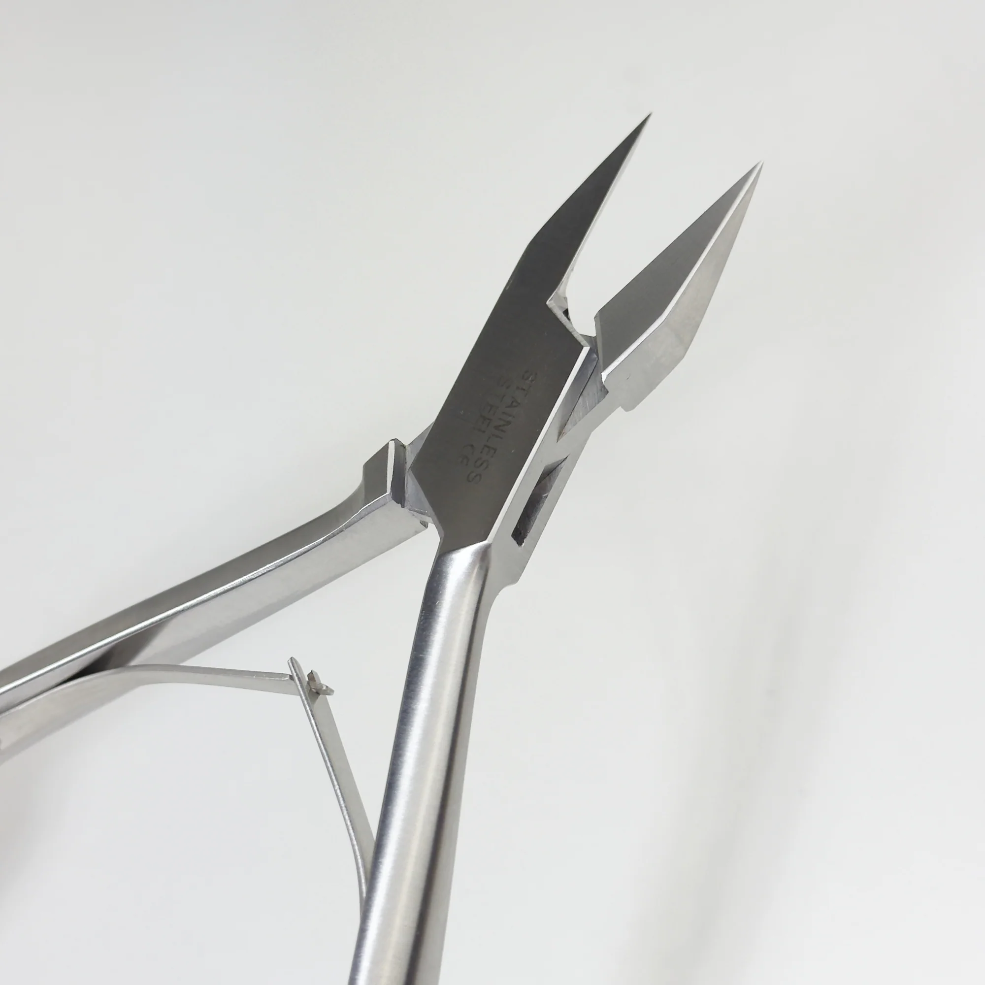 Straight Cutting Edge Regular Nipper - Image 4