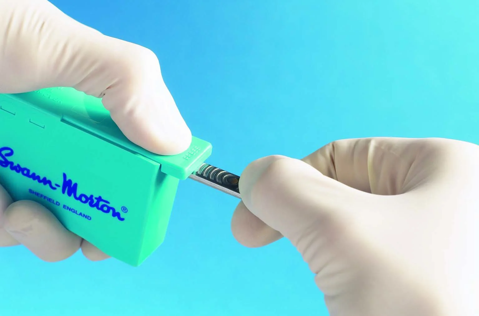 Swann Morton Scalpel Blade Remover Unit - Image 2